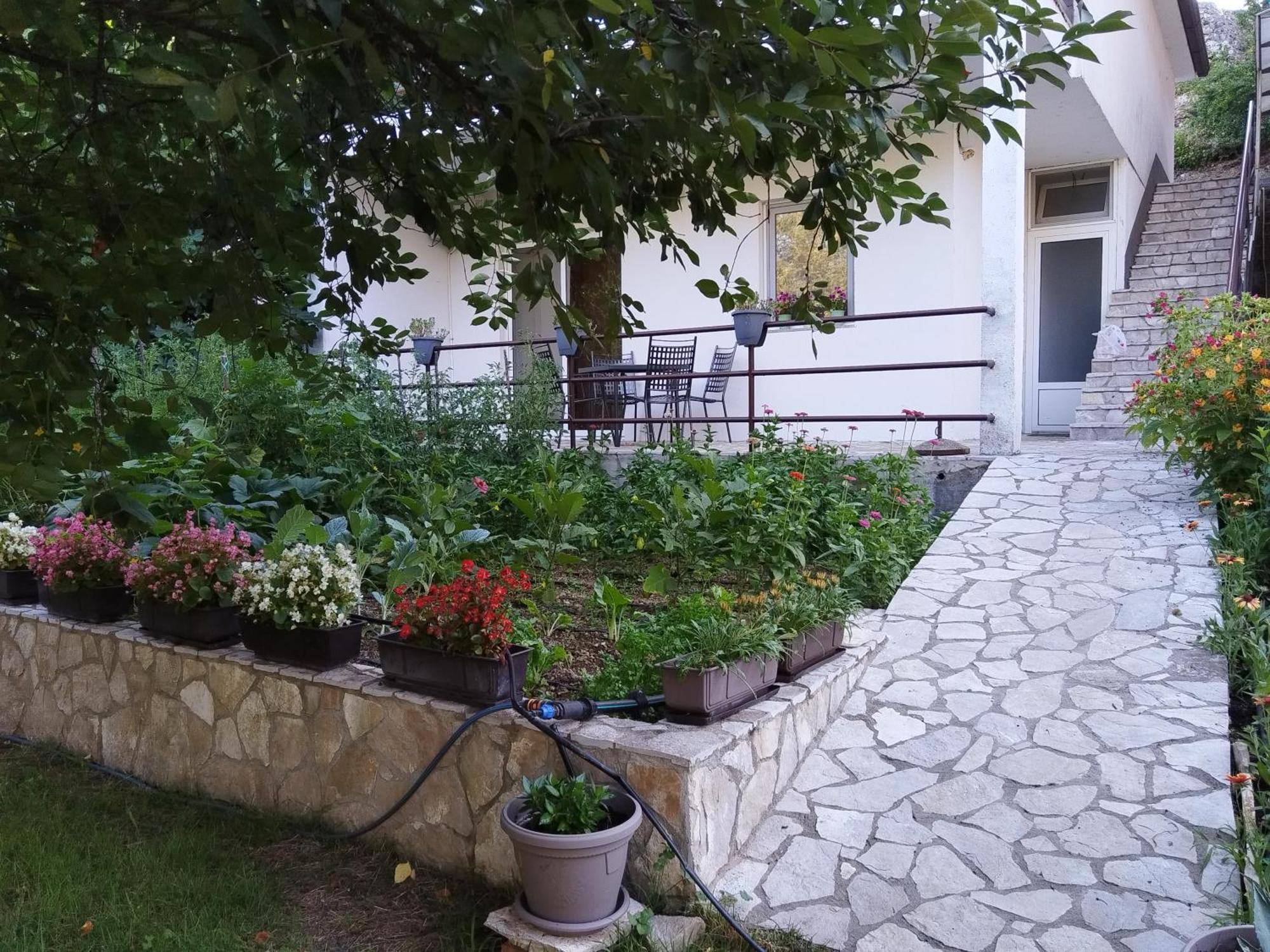 Apartments Pasha Blagaj Bilik gambar